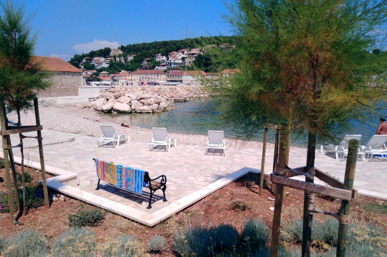 Apartments With A Parking Space Jelsa, Hvar - 8713 Йелса Екстериор снимка