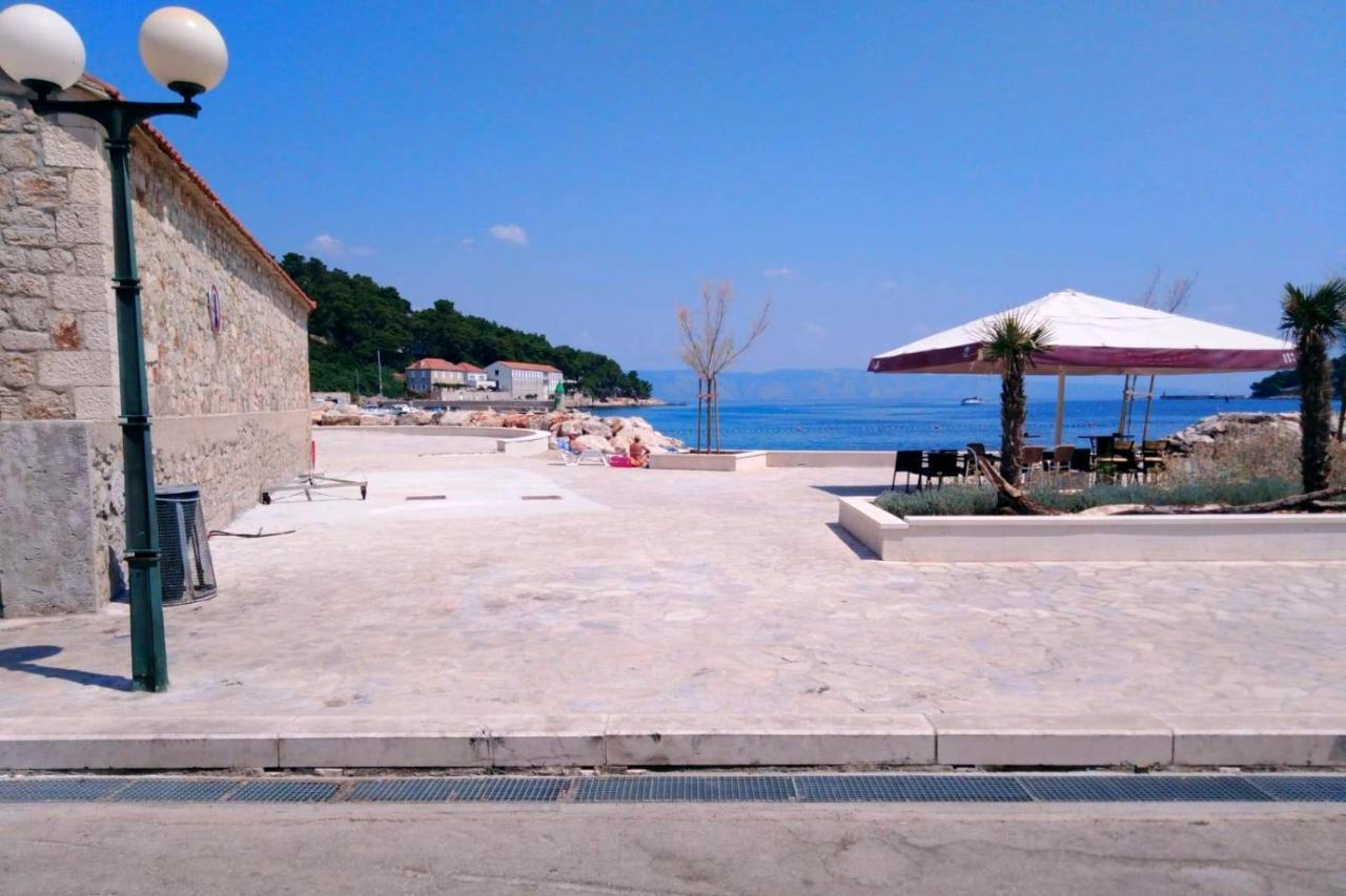 Apartments With A Parking Space Jelsa, Hvar - 8713 Йелса Екстериор снимка