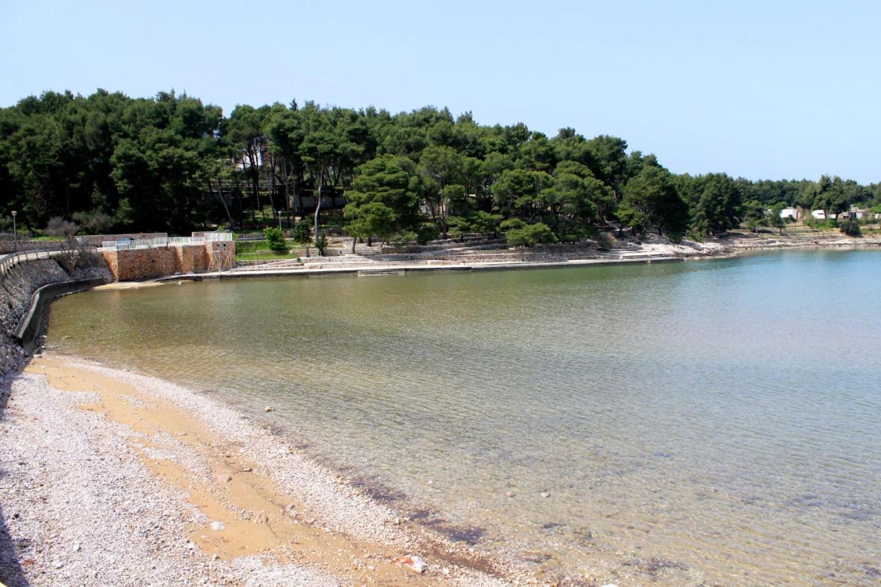 Apartments With A Parking Space Jelsa, Hvar - 8713 Йелса Екстериор снимка