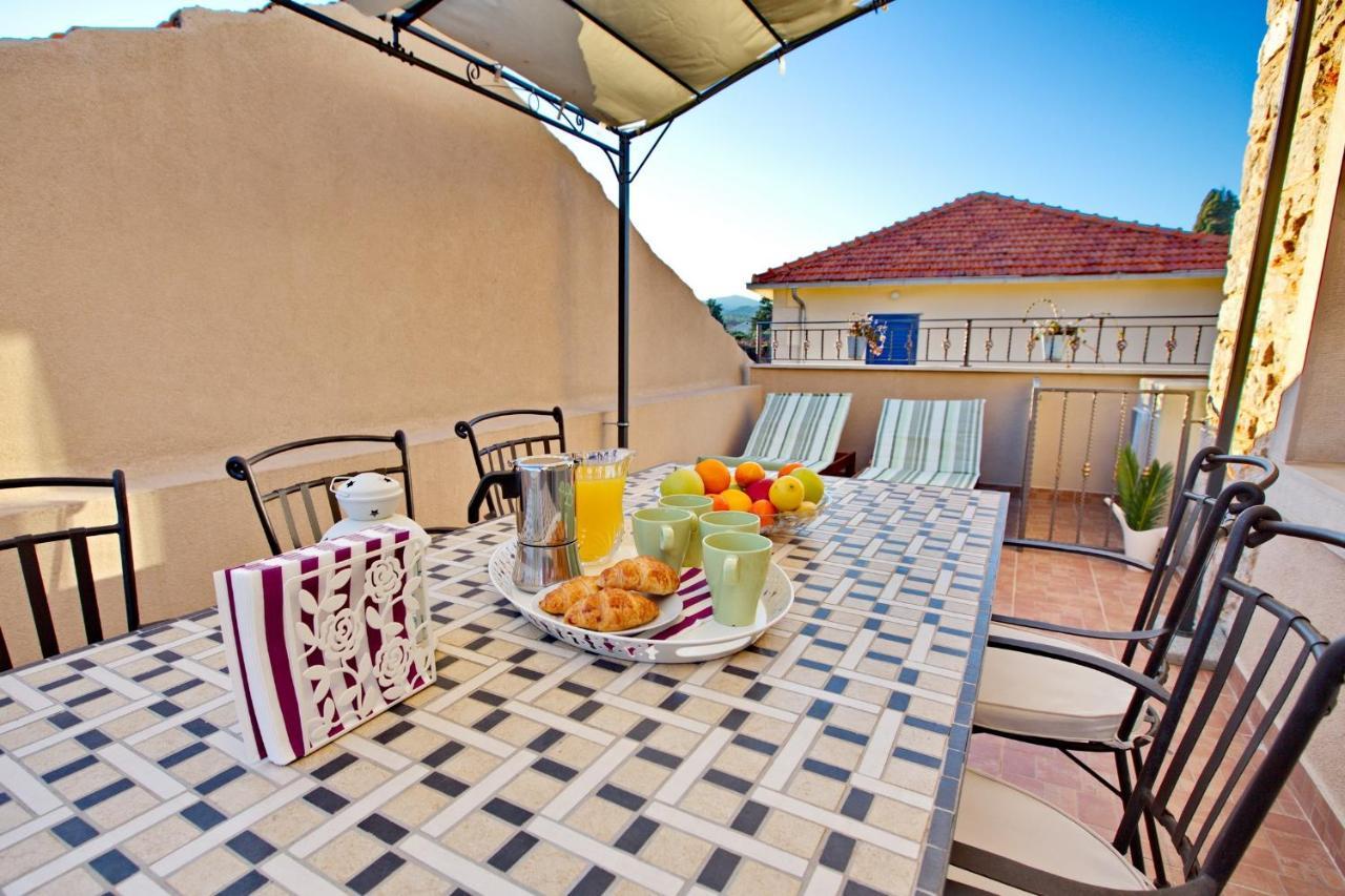 Apartments With A Parking Space Jelsa, Hvar - 8713 Йелса Екстериор снимка
