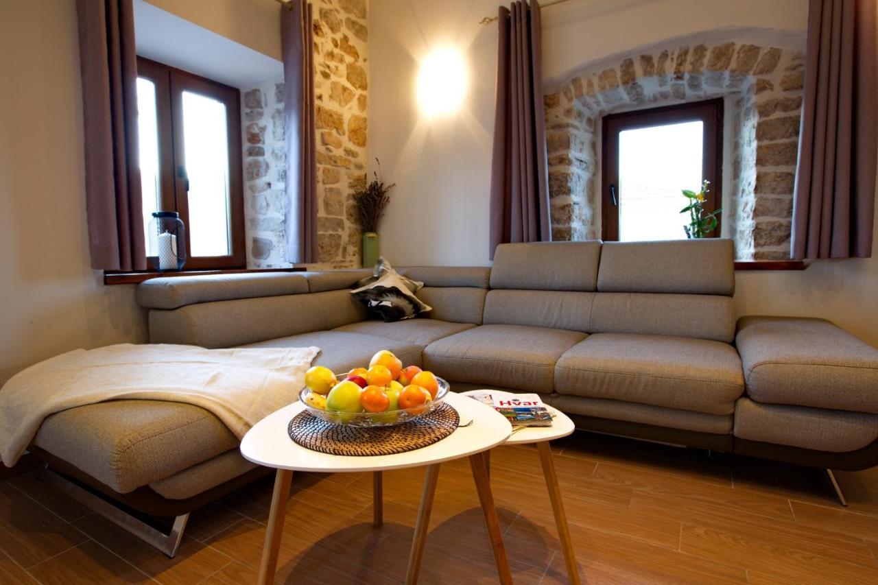 Apartments With A Parking Space Jelsa, Hvar - 8713 Йелса Екстериор снимка