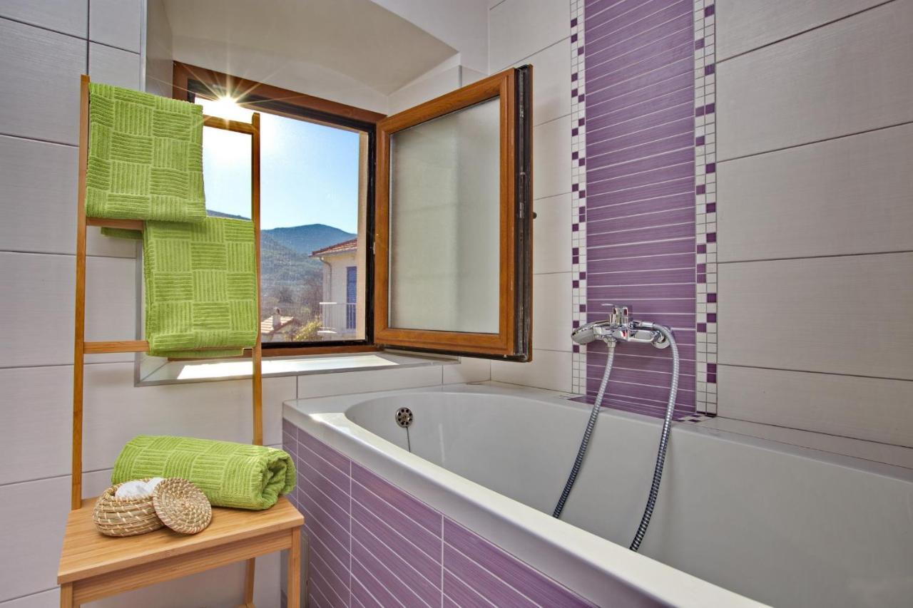 Apartments With A Parking Space Jelsa, Hvar - 8713 Йелса Екстериор снимка